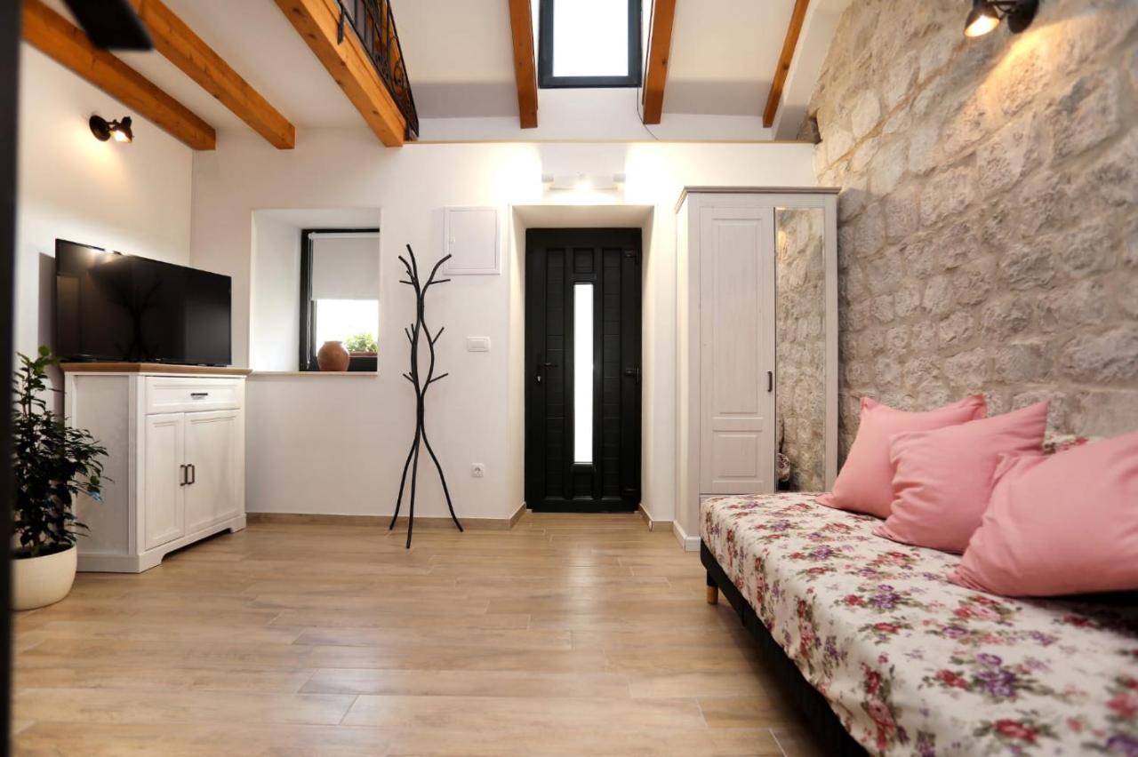 Studio Apartman Mihaella Kaštela Εξωτερικό φωτογραφία