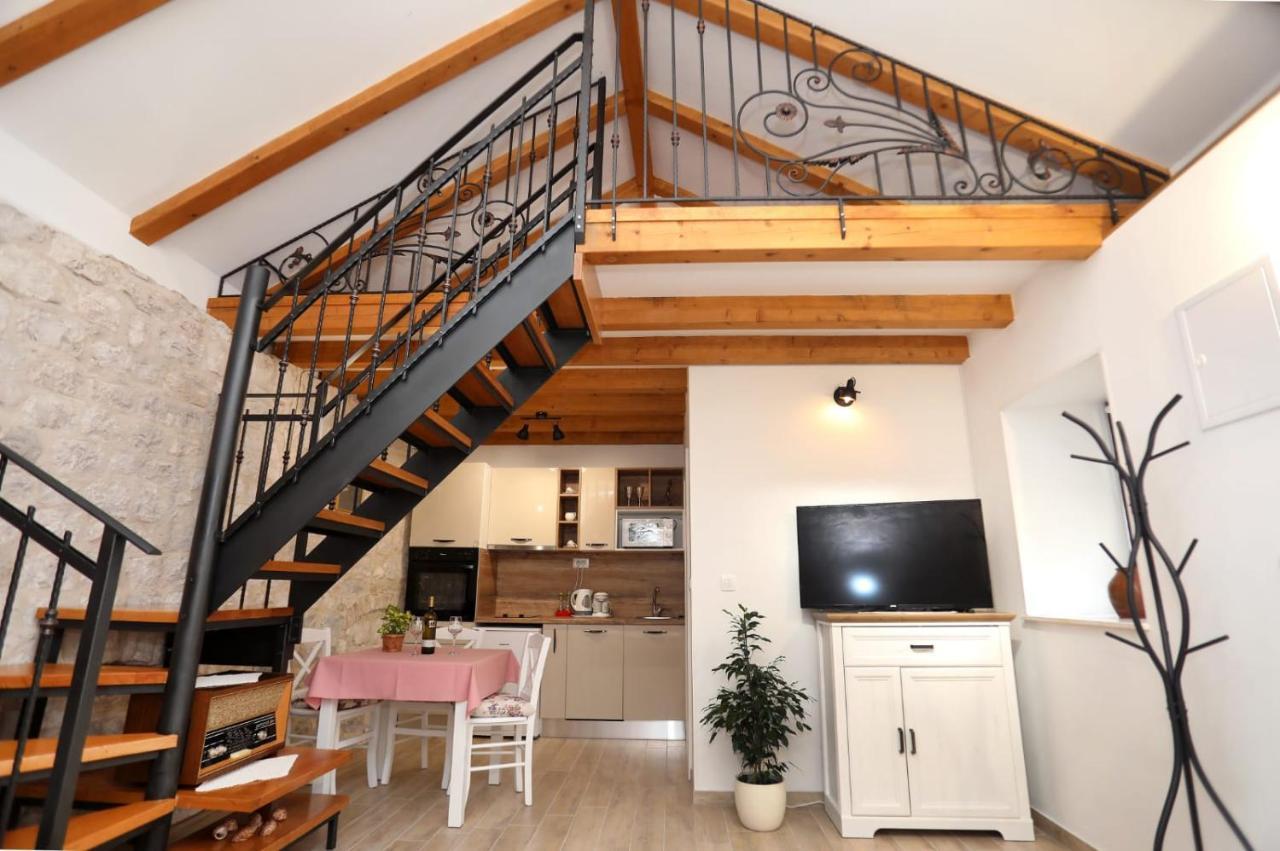 Studio Apartman Mihaella Kaštela Εξωτερικό φωτογραφία